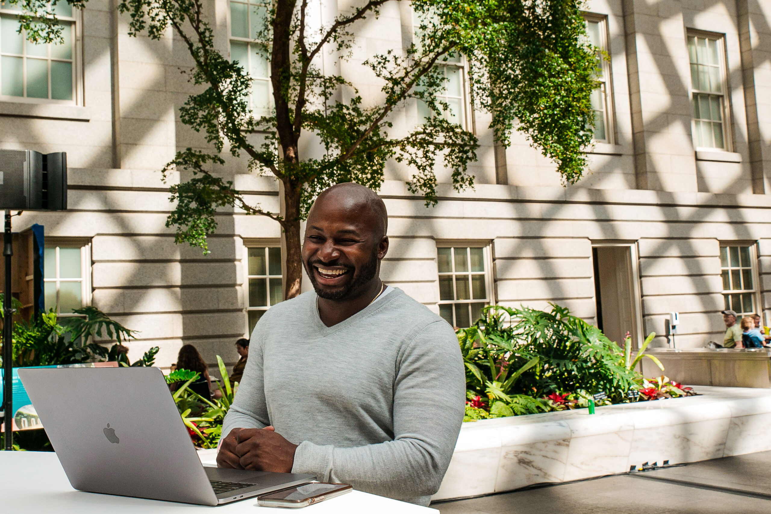 How Online Communities Create Repeat Customers - course featured image